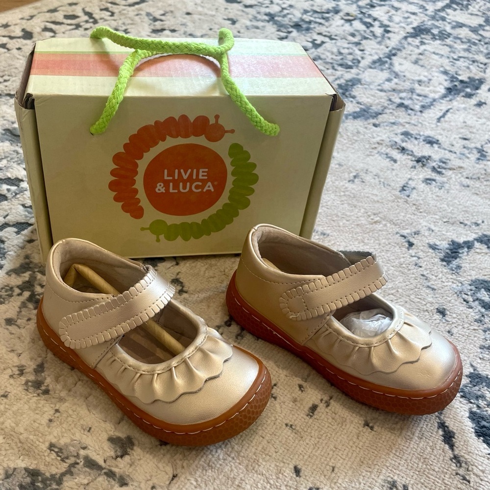 Livie & Luca Champagne Ruche, size 5